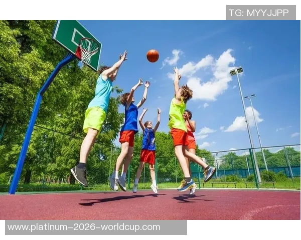 篮球健将的成长之路：从青涩少年到赛场明星的奋斗故事