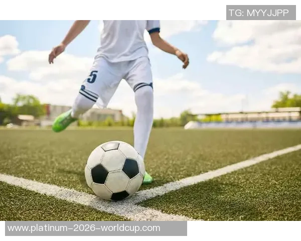 足球与篮球的交融与发展探讨体育文化的共同进步与未来趋势 足球与篮球的交融与发展探讨体育文化的共同进步与未来趋势